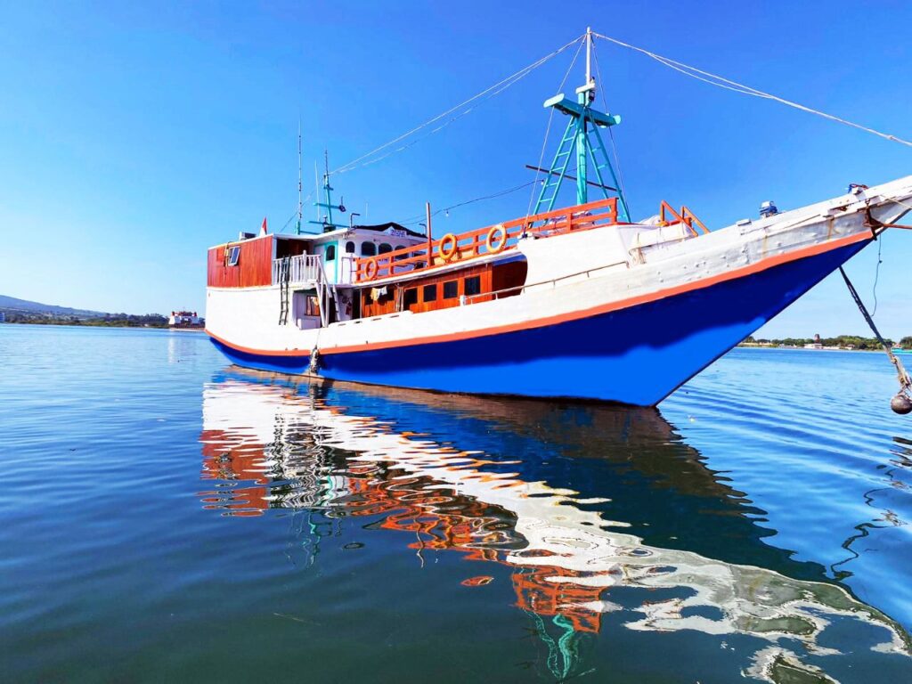 Kapal Open Trip Labuan Bajo